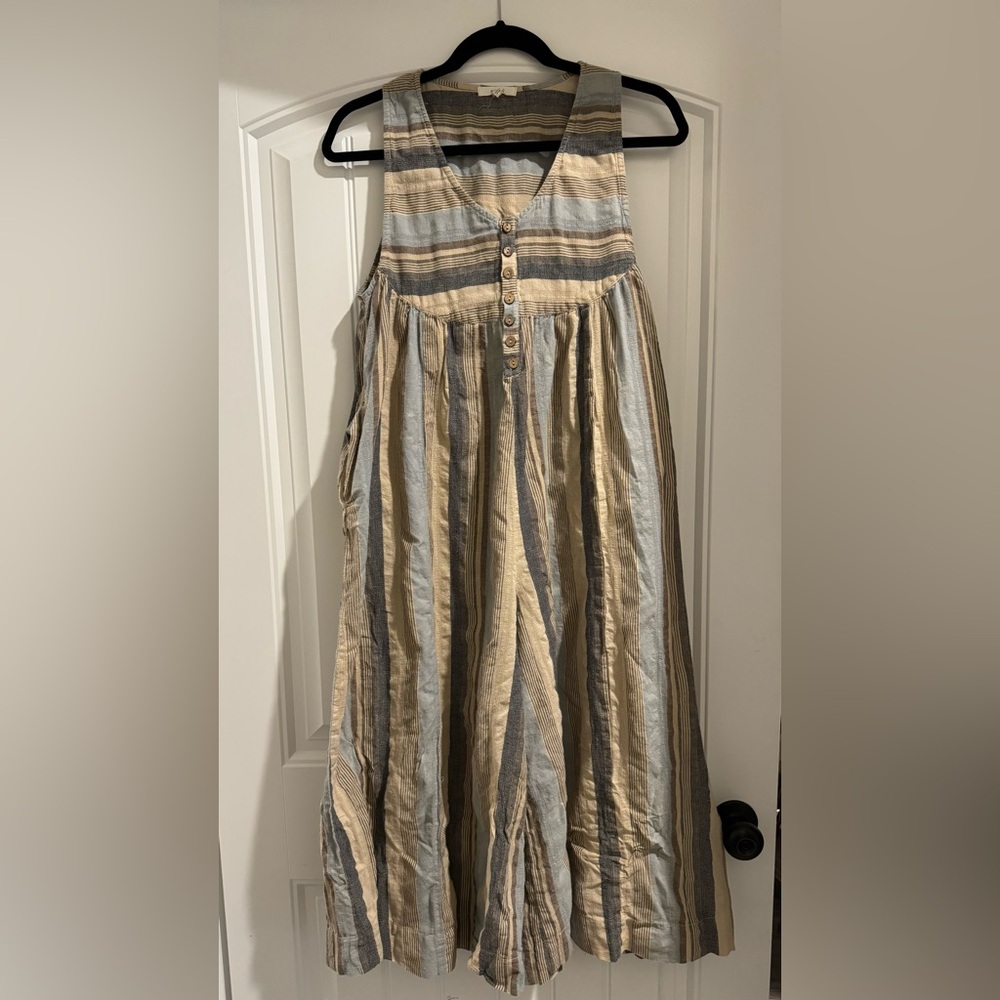 Easel Jumpsuit Size L NWOT